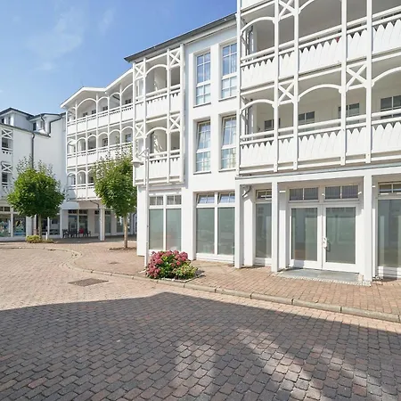 Apartment 401, Seepark *